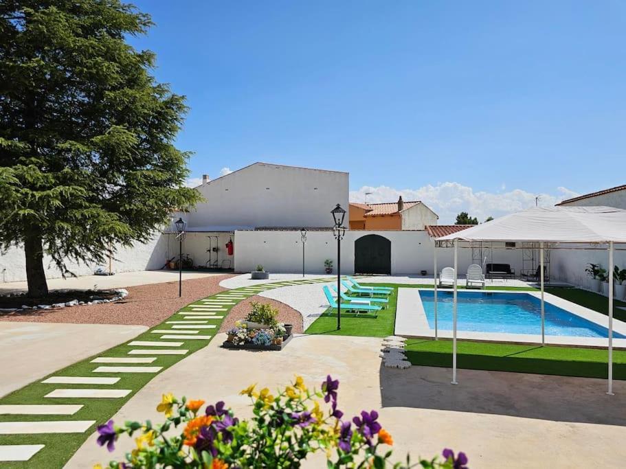 La Casa Del Arbol Villa Fuentiduena de Tajo Exterior photo